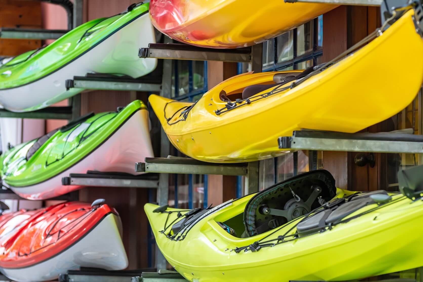 kayak stands in Dubai